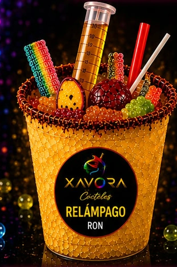 Cóctel Xavora Relámpago en color ámbar